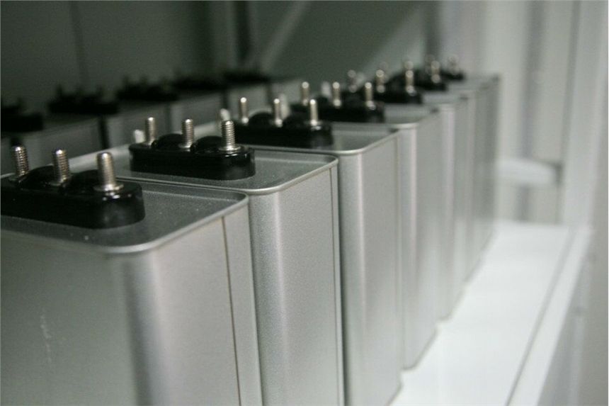 電容器能通過直流電嗎？為什么？