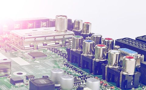 電流對超級電容器的性能有很大影響嗎？